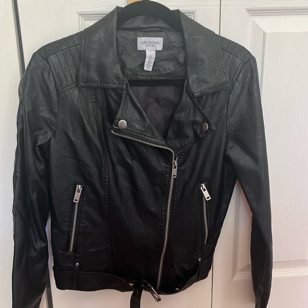 Arizona leather jacket. size small in the color black